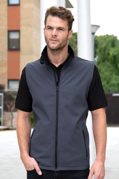 RER232M Softshell bodywarmer smanicato uomo